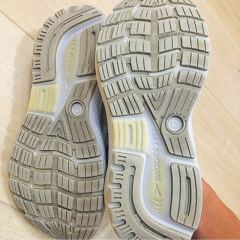 Brooks Ghost Womens White Running Shoes - Picture 3 of 8